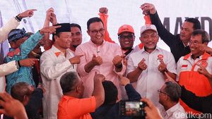 Momen Anies Baswedan Hadiri Peringatan Hari Buruh di DPP PKS