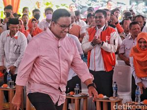 Moeldoko Ikut Respons Kritik Anies soal Subsidi Mobil Listrik, Ini Katanya Moeldoko Ikut Respons Kritik Anies soal Subsidi Mobil Listrik, Ini Katanya
