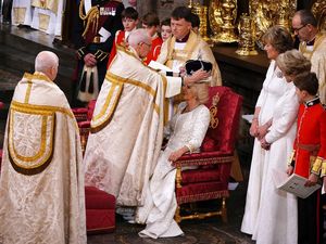 Camilla Pakai Mahkota, Netizen: Princess Diana is Forever Real Queen Camilla Pakai Mahkota, Netizen: Princess Diana is Forever Real Queen