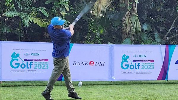 Momen SIlaturahmi Saudagar Nahdliyin Sambil Main Golf