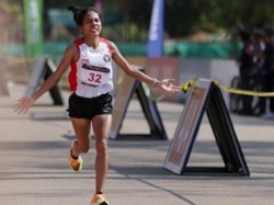 Sumbang Emas, Pelari Odekta Elvina Berjuang sampai Terkapar Usai Finis