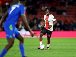 Gelandang bertahan Southampton yang masih berusia 19 tahun, Romeo Lavia turut dipantau Arsenal.  Chelsea dan Liverpool juga meminatinya (Getty Images)