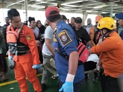 KMP Royce 1 Terbakar di Laut Merak, 5 Kapal Dikerahkan Evakuasi Penumpang