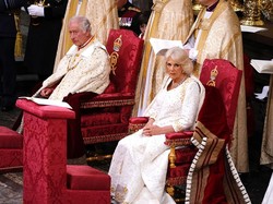 Dipasangi Mahkota, Camilla Resmi Bergelar Ratu