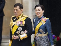 Most Pop: Jarang Tersorot, Foto Istri Sah Raja Thailand di Penobatan Charles