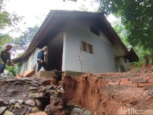 Lima Rumah di Ciamis Rusak gegara Pergerakan Tanah