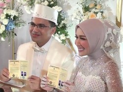 Momen Sahrul Gunawan Resmi Nikahi Dine Mutiara