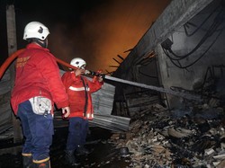 Pasar Semat Sari Tibubeneng Terbakar Hebat, Puluhan Kios dan Los Ludes