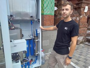 Isi Ulang Air Minum Lewat Vending Machine, Diklaim Aman dan Sehat