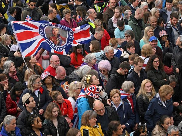 Warga Inggris Antusias Sambut Penobatan Raja Charles