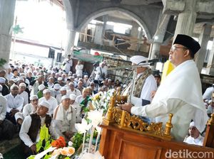 Cerita Anies soal Karomah Habib Sholeh Saat Haul di Jember Cerita Anies soal Karomah Habib Sholeh Saat Haul di Jember