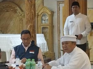 Ganjar Pilih Makan Nasi Pecel daripada Jamuan Bupati Jember Ganjar Pilih Makan Nasi Pecel daripada Jamuan Bupati Jember