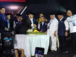 Ultah, Anies Beri Potongan Tumpeng ke Syaikhu, AHY Lalu Ahmad Ali NasDem