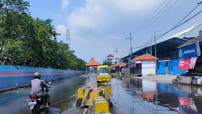 Banjir Rob Kembali Genangi Pesisir Surabaya, Dampak Gerhana Bulan? Ini Kata BMKG Banjir Rob Kembali Genangi Pesisir Surabaya, Dampak Gerhana Bulan? Ini Kata BMKG