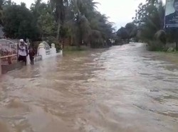 Sempat Putus Akibat Banjir, Jalur Lintas Barat Sumatera Sudah Dibuka