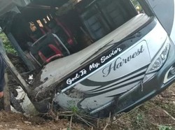 Bus Bawa 25 Penumpang di Gorontalo Terperosok ke Selokan, 4 Orang Luka