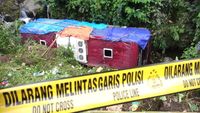 Bus Peziarah Asal Tangerang Masuk Jurang di Tegal