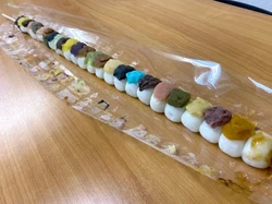 Unik! Dango Terpanjang di Jepang Ini Mencapai 1 Meter
