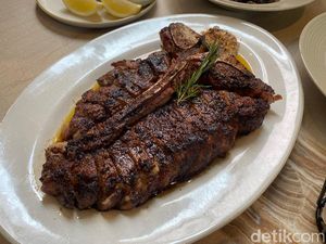 5 Resto Steak Enak Cocok untuk Makan Istimewa Bersama Keluarga 5 Resto Steak Enak Cocok untuk Makan Istimewa Bersama Keluarga