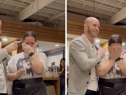 Duh! Pelayan Restoran Dipecat Gegara Terima Tip Rp 65 Juta