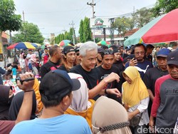 Ganjar Ajak Warga Jember Hindari Fitnah di Medsos
