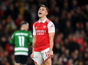 Trossard Berkemas Cabut dari Arsenal Trossard Berkemas Cabut dari Arsenal