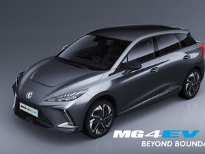 Harga Mobil Listrik MG 4 EV Bakal Diumumkan di PEVS 2023? Harga Mobil Listrik MG 4 EV Bakal Diumumkan di PEVS 2023?