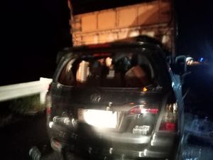 Tabrak Truk, 2 Warga Depok Tewas di Jalan Tol Lampung