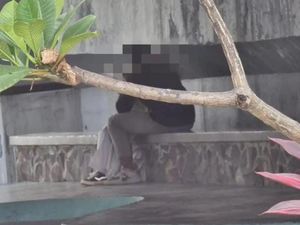 Sejoli Tertangkap Kamera Ciuman di Taman Brantas Kota Kediri Sejoli Tertangkap Kamera Ciuman di Taman Brantas Kota Kediri