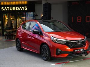 Komparasi Harga Honda New Honda Brio Vs Toyota Agya, dan Daihatsu Ayla Komparasi Harga Honda New Honda Brio Vs Toyota Agya, dan Daihatsu Ayla