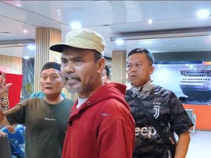 Korban KMP Royce 1 Ngamuk Gegara Mobil Belum Dievakuasi dari Kapal Korban KMP Royce 1 Ngamuk Gegara Mobil Belum Dievakuasi dari Kapal