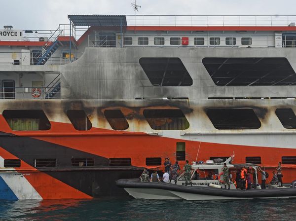 Penyebab Kebakaran KMP Royce 1 Tengah Diselidiki