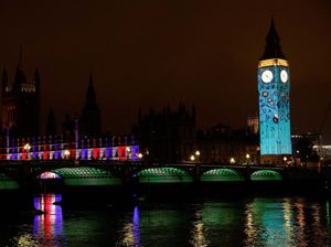 Pesta Cahaya Warnai Penobatan Raja Charles III