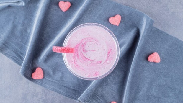 Pink Moon Milk/Foto: Freepik.com/azerbaijan_stockers Resep pink moon milk untuk atasi masalah tidur