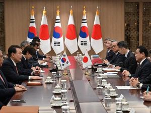 PM Jepang Kunjungi Korsel di Tengah Ancaman Nuklir Korea Utara PM Jepang Kunjungi Korsel di Tengah Ancaman Nuklir Korea Utara