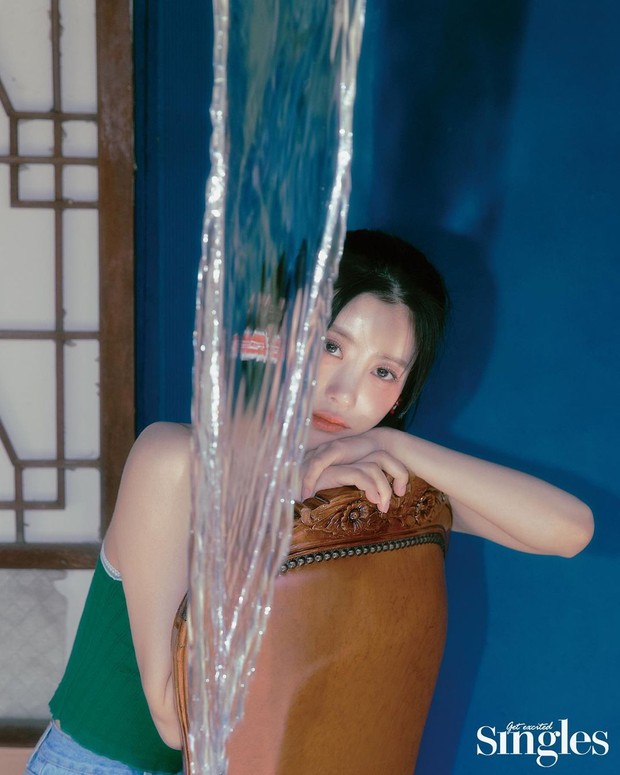 Potret Lee Mi Joo dalam pemotretan bersama majalah Singles/ Foto: instagram.com/singlesmagazine Potret Lee Mi Joo dalam pemotretan bersama majalah Singles