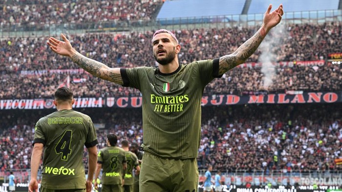 Theo Hernandez MILAN, ITALY - MAY 06: Theo Hernandez of AC Milan celebrates during the Serie A match between AC MIlan and SS Lazio at Stadio Giuseppe Meazza on May 06, 2023 in Milan, Italy. (Photo by Claudio Villa/AC Milan via Getty Images)