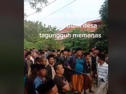 Detik-detik Mencekam Kerumunan Orang Bercelurit Geruduk Kantor Camat Bangkalan