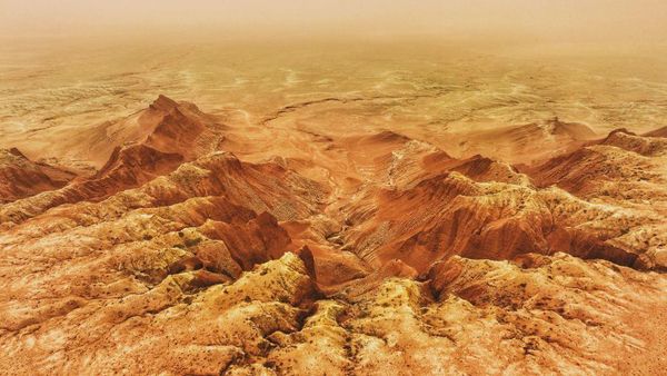 Potret Gunung Dahong China yang Menyerupai Dataran Mars