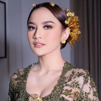 7 Foto Lamaran Rizky Febian dan Mahalini yang Bernuansa Hijau Army