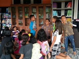 Keren! Aipda Hadi Cerdaskan Masyarakat Sibolga Lewat Kelas Anak Indonesia Keren! Aipda Hadi Cerdaskan Masyarakat Sibolga Lewat Kelas Anak Indonesia