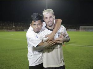 Stefano Lilipaly Foto Bareng Asisten Pelatih PSM, Dirumorkan Gabung Juku Eja Stefano Lilipaly Foto Bareng Asisten Pelatih PSM, Dirumorkan Gabung Juku Eja