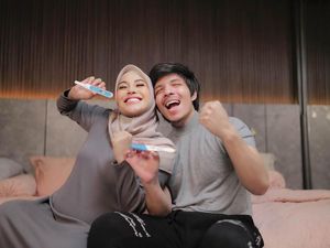Aurel Ngidam Main Sepeda Sambil Hujan-hujanan, Atta Halilintar: Aneh! Aurel Ngidam Main Sepeda Sambil Hujan-hujanan, Atta Halilintar: Aneh!