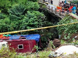 Melihat Lebih Dekat TKP Bus Masuk Jurang Guci Tegal Lewat Google Maps