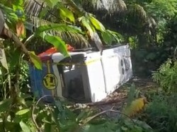 Bus Terguling di Pasaman Barat, Seorang Balita Tewas