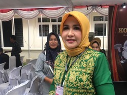 Nusra Sepekan: Foto Caleg Kelewat Cantik-Gerombolan Kerbau di Bandara Lombok