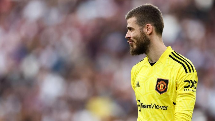 LONDON, ENGLAND - MAY 07: Manchester Uniteds David De Gea looks on during the Premier League match between West Ham United and Manchester United at London Stadium on May 7, 2023 in London, United Kingdom. (Photo by Andrew Kearns - CameraSport via Getty Images)
