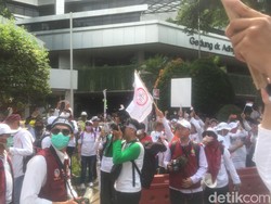Demo di Patung Kuda Bubar, Massa Dokter-Apoteker Unjuk Rasa di Kemenkes