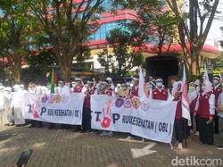 Nakes Kabupaten Pasuruan Geruduk DPRD Demo Tolak RUU Kesehatan