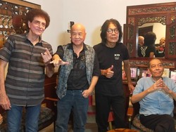 Rayakan 50 Tahun, God Bless Bikin Tur Konser hingga Film